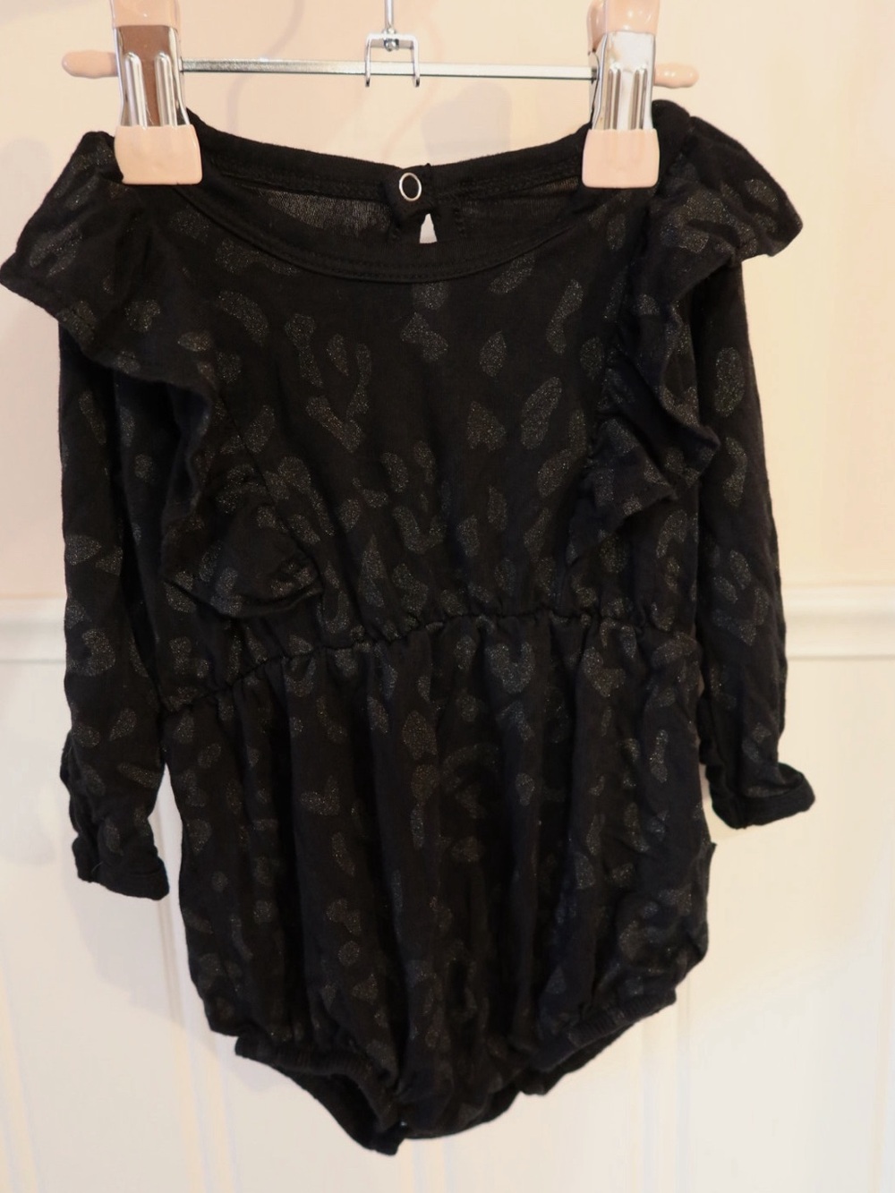 Kyte Baby Midnight Leopard Ruffle Bubble Romper | 0–3 Months | Like New
